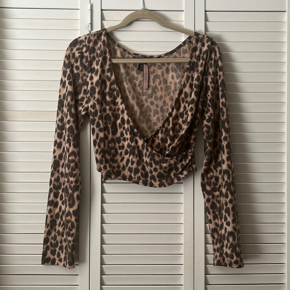 🐆NWT leopard Crop Top🐆♥️